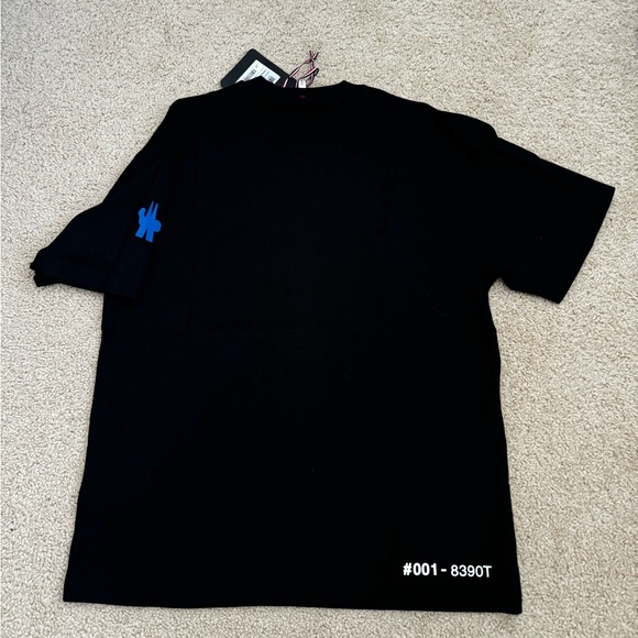 Moncler tshirt - Picture 8 of 11